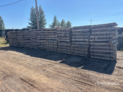 Quantity of (4) Pallets of Bundles Palettes pour pieplines