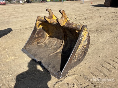 CWS 68 in Q/C Cleanup Excavator Bucket - Fits Hitachi ZX210LC-5B