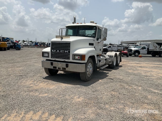 2004 Mack CH613 6x4 T/A Day Cab Truck Tractor