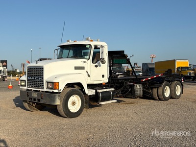 1991 Mack CH613 6x4 Roll-Off Truck