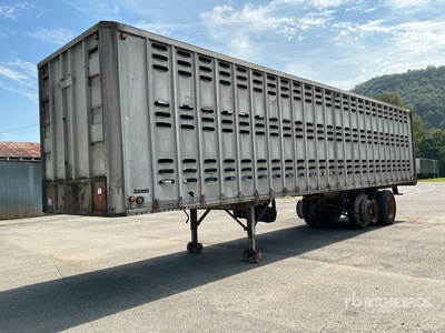 1964 Fruehauf 40 ft Semi-remorque fourgon