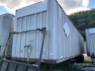 1973 Fruehauf 40 ft Semi-remorque fourgon