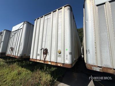 1975 Fruehauf 40 ft x 96 in T/A 40 ft Van Trailer