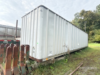 1975 Fruehauf 40 ft x 96 in 40 ft Gesloten aanhangwagen