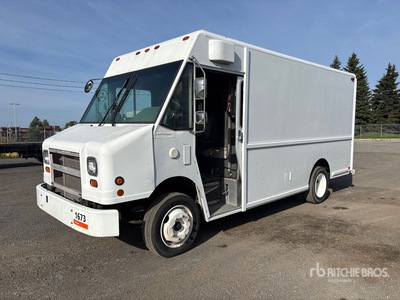 2002 Freightliner MT45 4x2 Lieferwägen