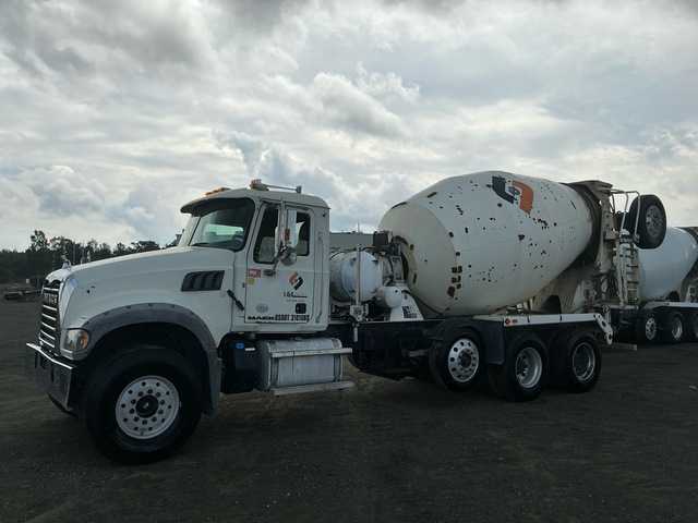 2017 Mack Granite GU713 10x4 Mixer Truck