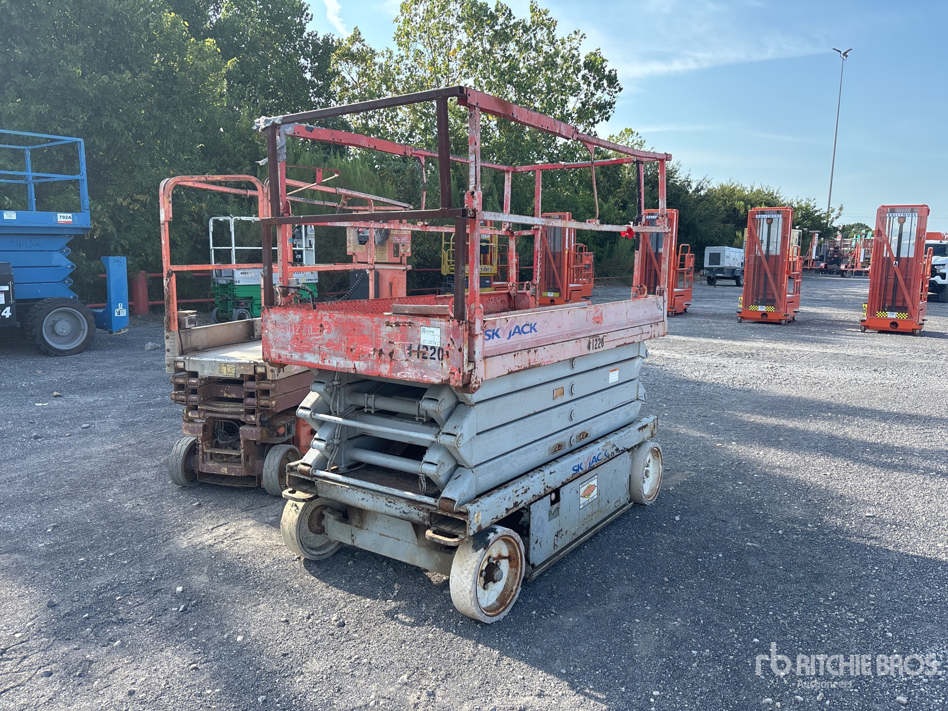 Sky Track SJ4626 Electric Scissor Lift