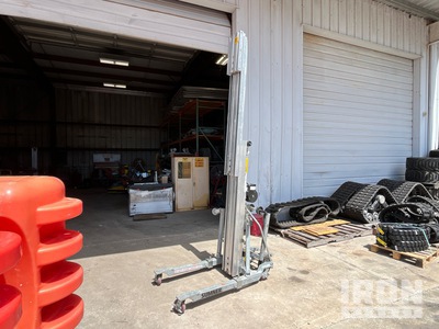 2022 (unverified) Sumner 2615 Material Hoist (Inoperable)