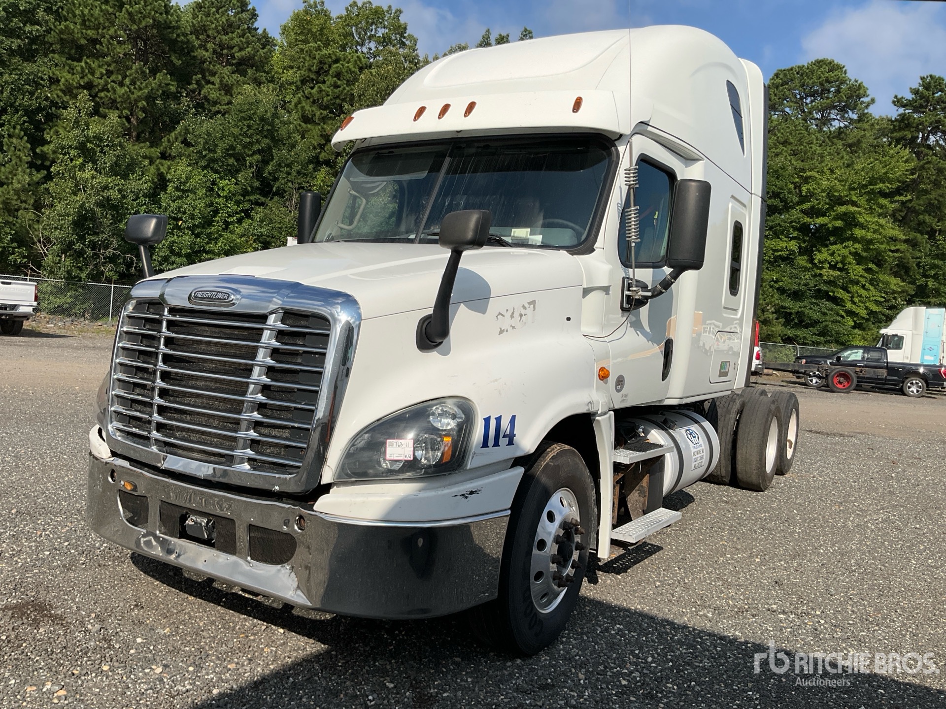 2017 Freightliner Cascadia 125 6x4 T/A Sleeper Truck Tractor