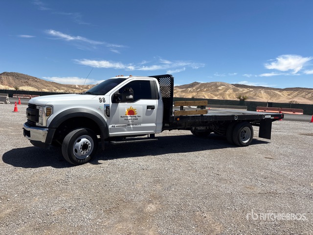 2019 Ford F-550 XL 4x2 Flatbed Truck