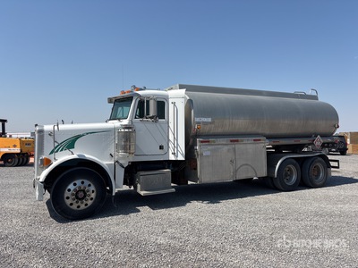 1999 Peterbilt 379 6x4 Camion citerne à eau