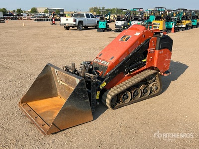 2018 Ditch Witch SK1050 Mini Oruga cargadora compacta
