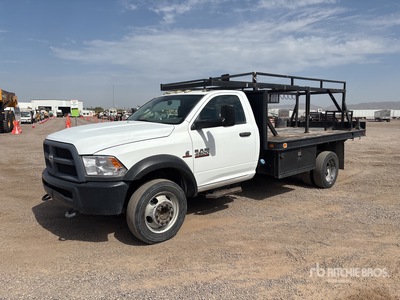 2013 Ram 3500 4x2 Camion à Plateau
