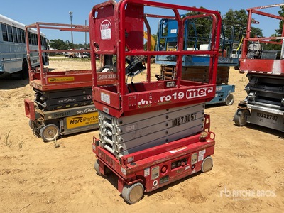 2019 MEC MICRO 19 Electric Scissor Lift