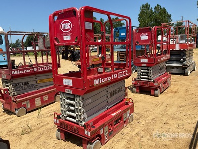 2019 MEC MICRO 19 Electric Scissor Lift