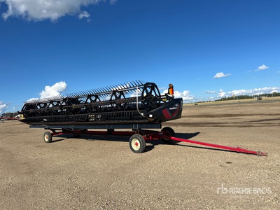 2019 MacDon D135 35 ft Draper Combine Header