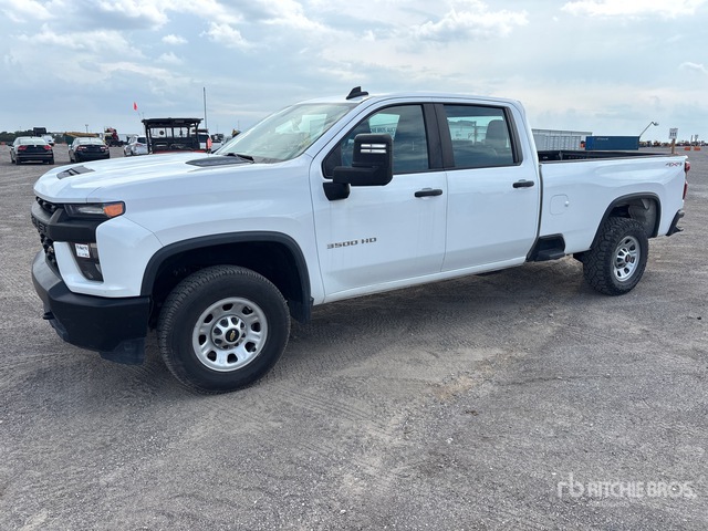 2022 Chevrolet Silverado 3500HD 4x4 Crew Cab Pickup