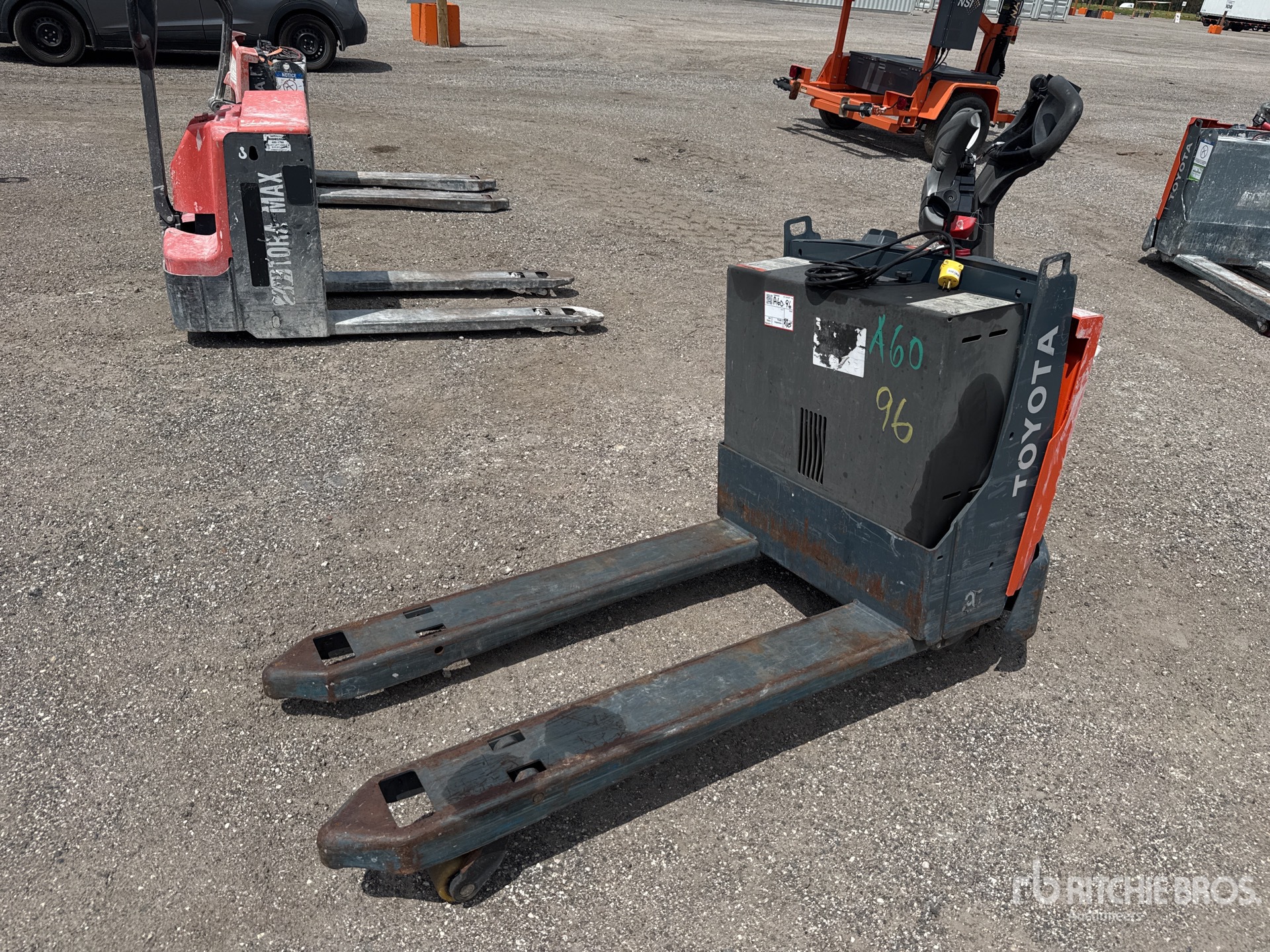 2022 Toyota 8HBW23 4500 lb Lane 113 Section 1 Pallet Jack