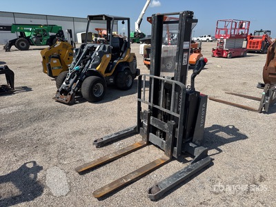 2021 Toyota 8BWS13 2500 lb Electric Wózek paletowy