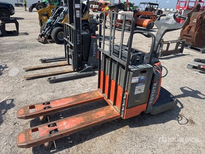 2021 Toyota 8HBE30 6000 lb Electric رافعة الباليت