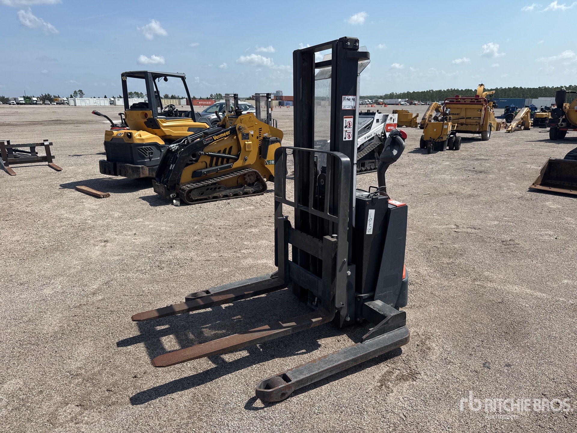 2021 Toyota 8BWS13 2500 lb Electric Lane 113 Section 1 Pallet Jack