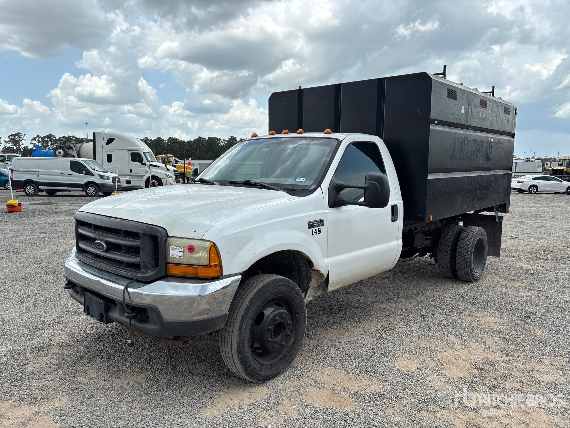 2001 Ford F-550 4x2 Chipper Truck