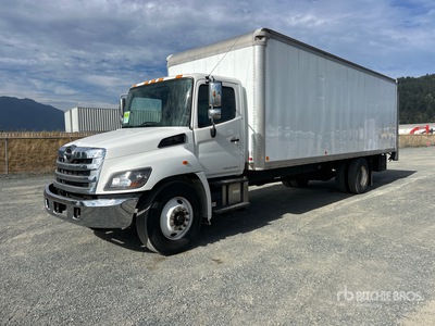 2019 Hino 338 4x2 Van Truck