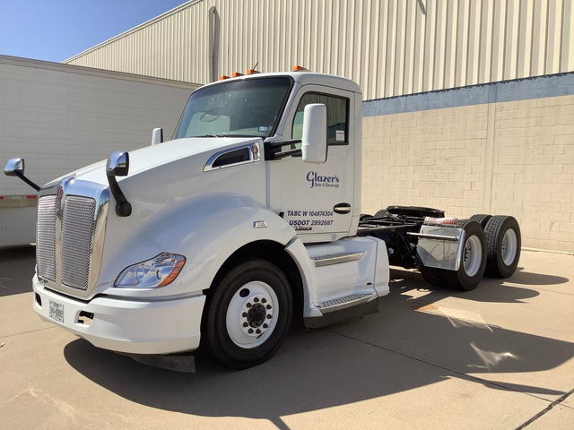 2019 Kenworth T680 6x4 T/A Day Cab Truck Tractor