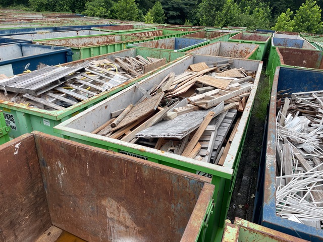 22 ft 30 cyd Roll-Off Container