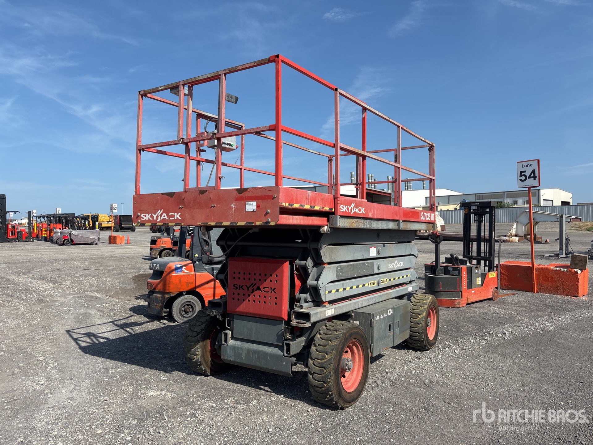 Skyjack SJ7135 4x4 Gasoline Scissor Lift