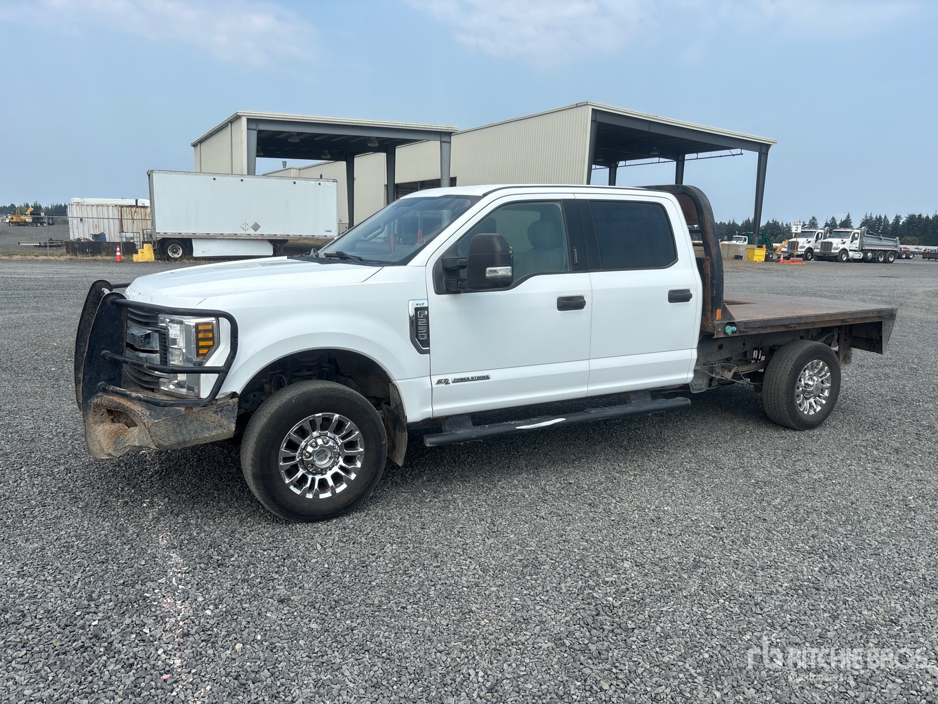 2018 Ford F-250 XLT 4x4 Crew Cab Flatbed Truck