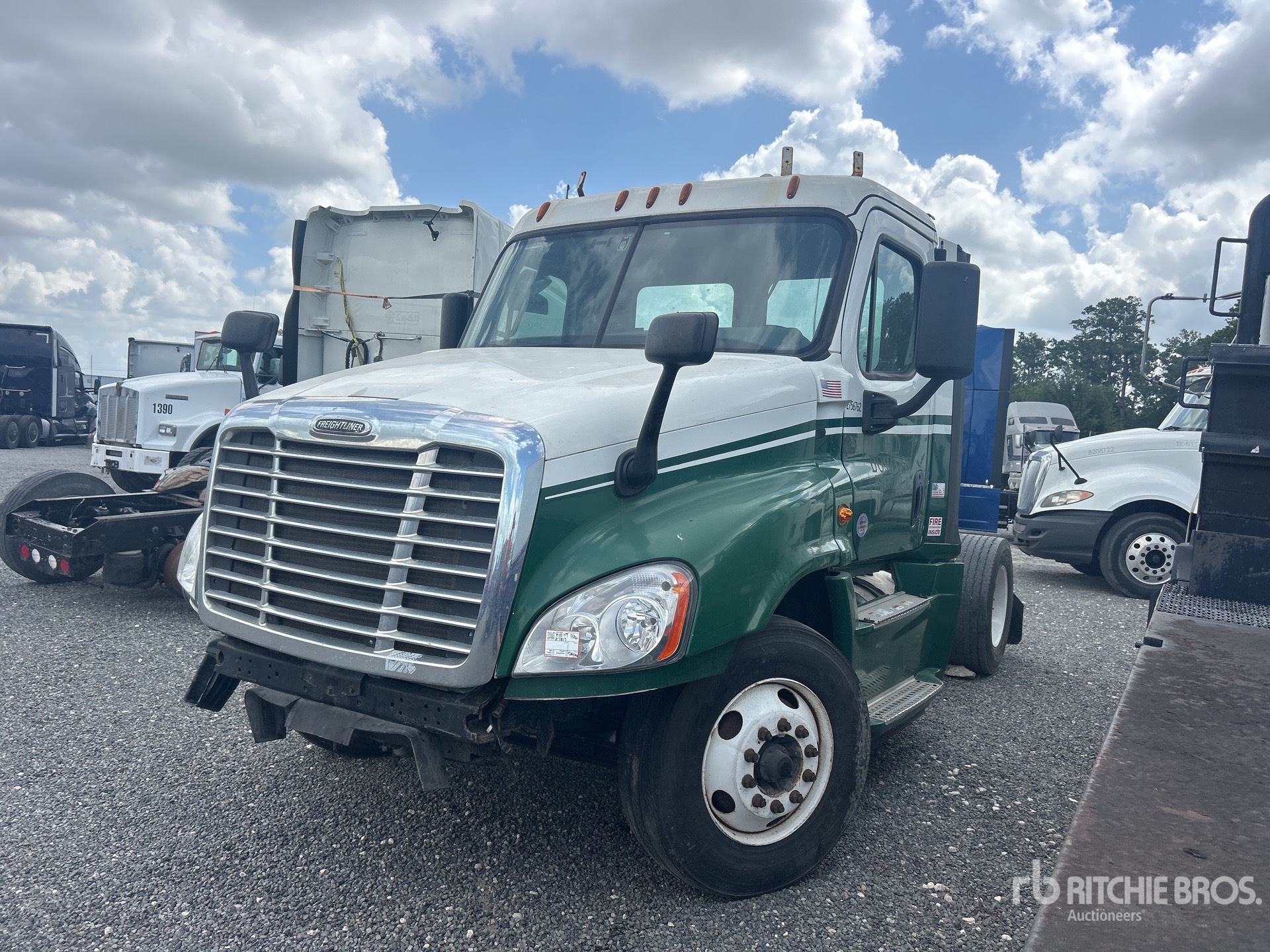 2016 Freightliner Cascadia 125 4x2 S/A Day Cab Truck Tractor (Inoperable)