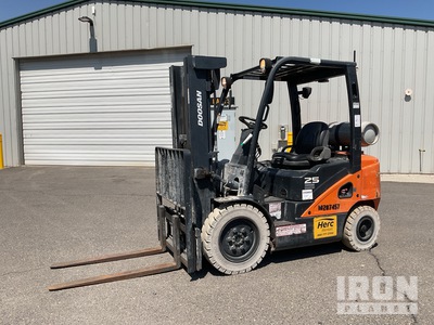 2019 Doosan G25N-7 4600 lb Pneumatic Tire Forklift