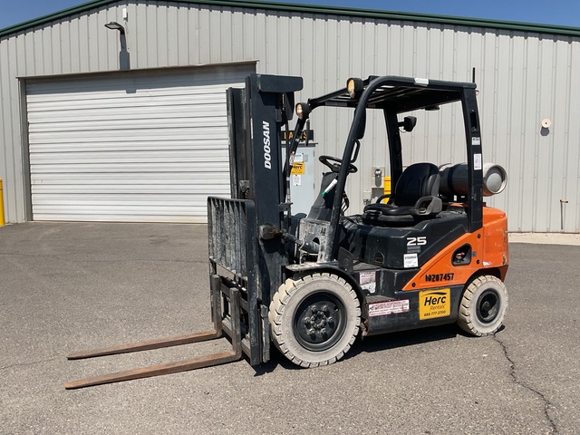 2019 Doosan G25N-7 4600 lb Pneumatic Tire Forklift