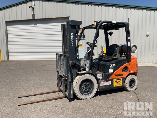 2019 Doosan G25N-7 4600 lb Pneumatic Tire Forklift