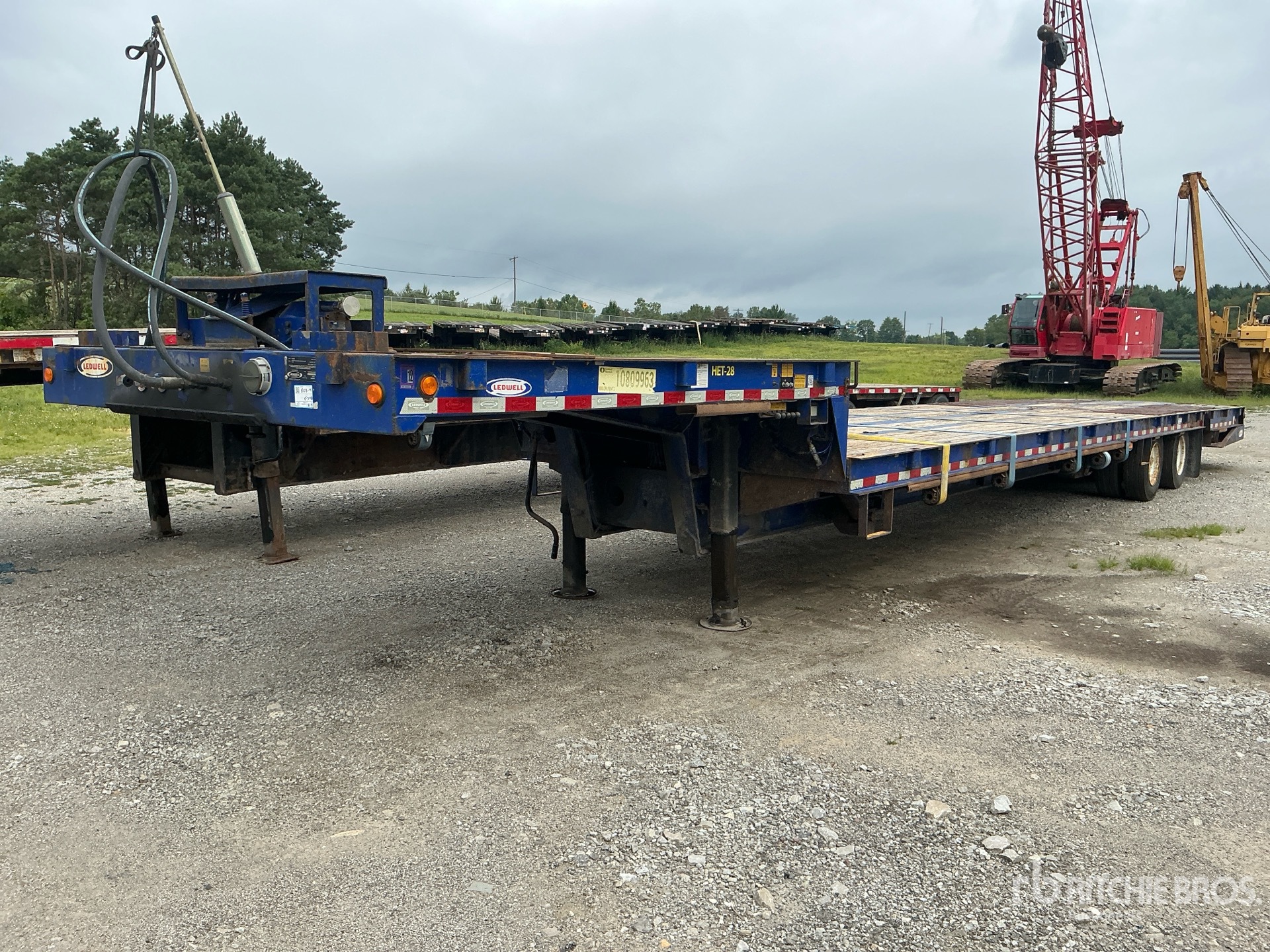 2018 Ledwell LW48HTHT2 46 ft T/A Hydraulic Tail Trailer