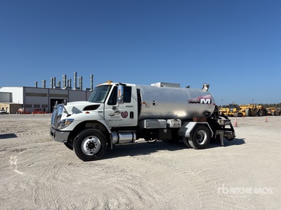 Mauldin MPS on 2012 International 7300 4x2 Asfalt Verdeelwagen