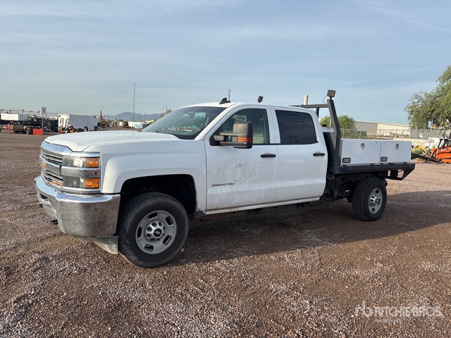 2017 Chevrolet Silverado 2500HD 4x4 Crew Cab Flatbed Truck