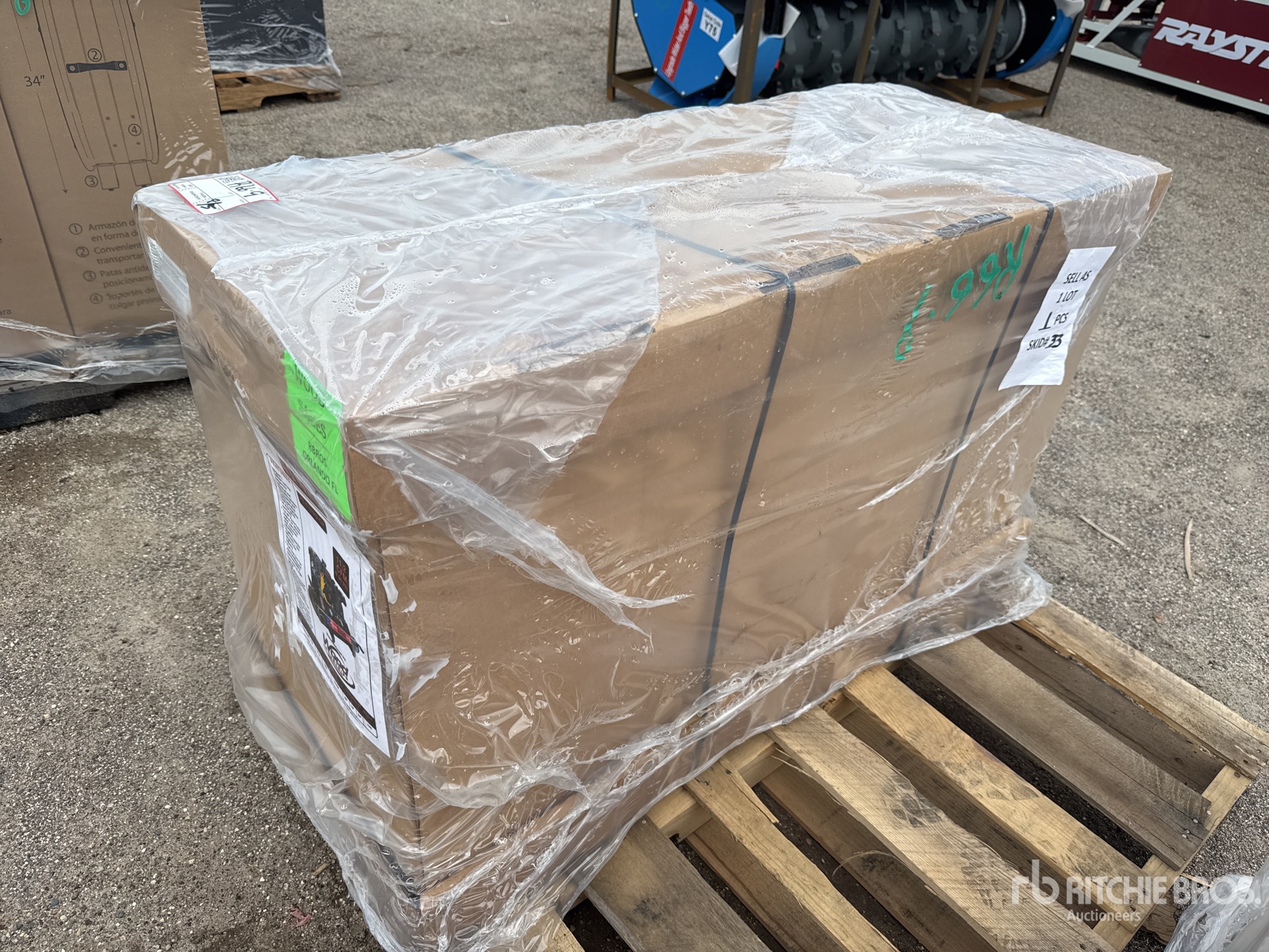 PowerTrain 11.2 cfm 10 gal Air Compressor (Unused)