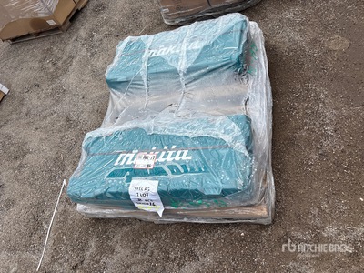 Quantity of (2) Makita HM1307CB 35 lb Démolisseur