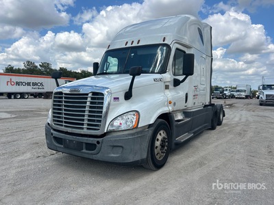 2016 Freightliner Cascadia 125 6x4 Ciągnik siodłowy T/A z kabiną sypialną (Inoperable)