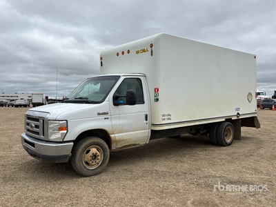 2012 Ford E450 4x2 Camion fourgon