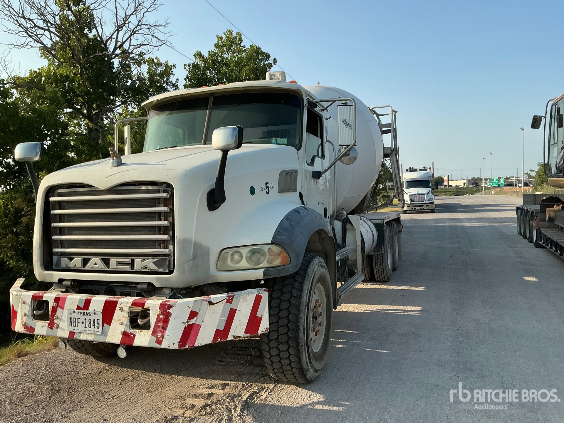 2008 Mack GU813 Mixer Truck