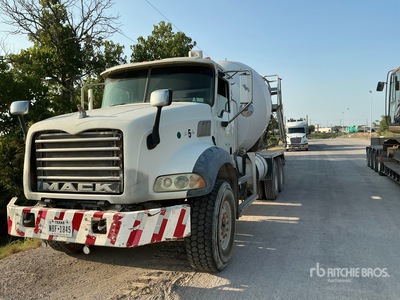 2008 Mack GU813 Camion hormigonera