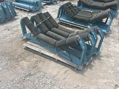 Quantity of (3) Pallets of 54 in Conveyor Rollers Divers. Equipement pour granulat