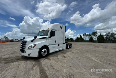 2022 Freightliner Cascadia 126 6x4 T/A Sleeper Truck Tractor
