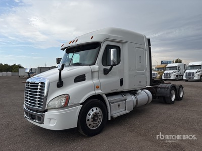 2015 Freightliner Cascadia 113 6x4 تراكتور شاحنة كابينة النوم (ثنائية المحور)
