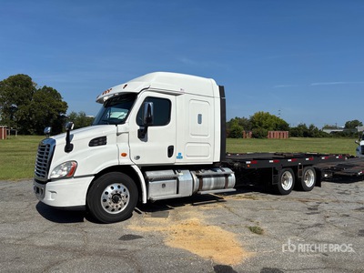 2019 Freightliner Cascadia 113 6x4 Sleeper カーホーラ