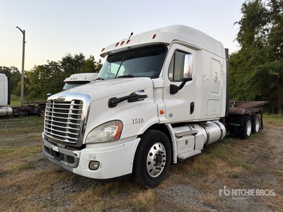 2015 Freightliner Cascadia 113 6x4 Sleeper Ciężarówka do przewozu samochodów