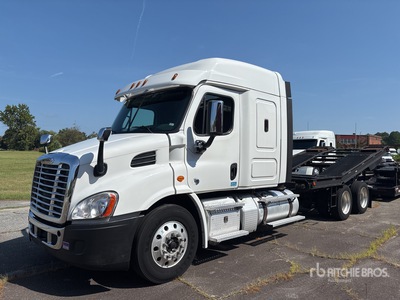 2019 Freightliner Cascadia 113 6x4 Sleeper Camión portavehiculos
